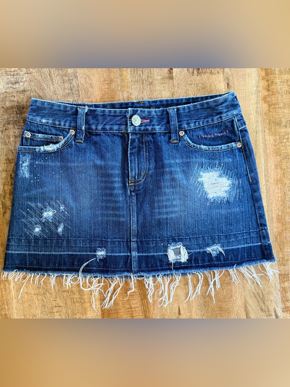 American Eagle Y2K Distressed Denim Mini Skirt Rhinestone Frayed Hem Size 6